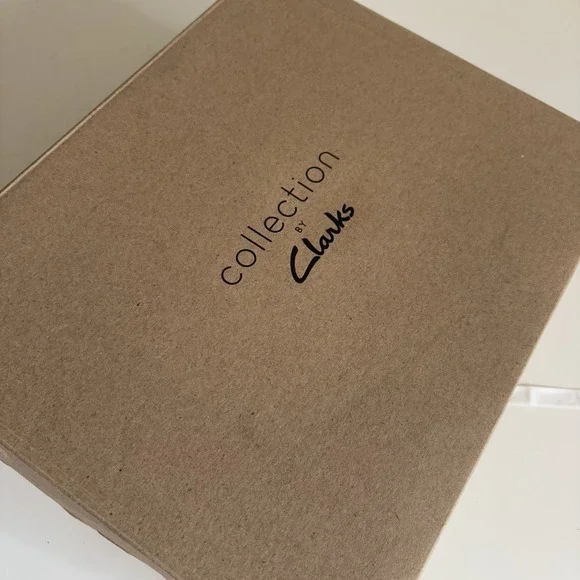 CLARK Leighly Lace Boot Women's Size 8M Brown Faux Fur Trim Ankle Bootie NIB - Picture 13 of 13